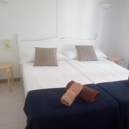 Apartamentos Playa Park Brisas Son Xoriguer Cala en Bosc Exterior photo