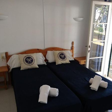 Apartamentos Playa Park Brisas Son Xoriguer Cala en Bosc Exterior photo