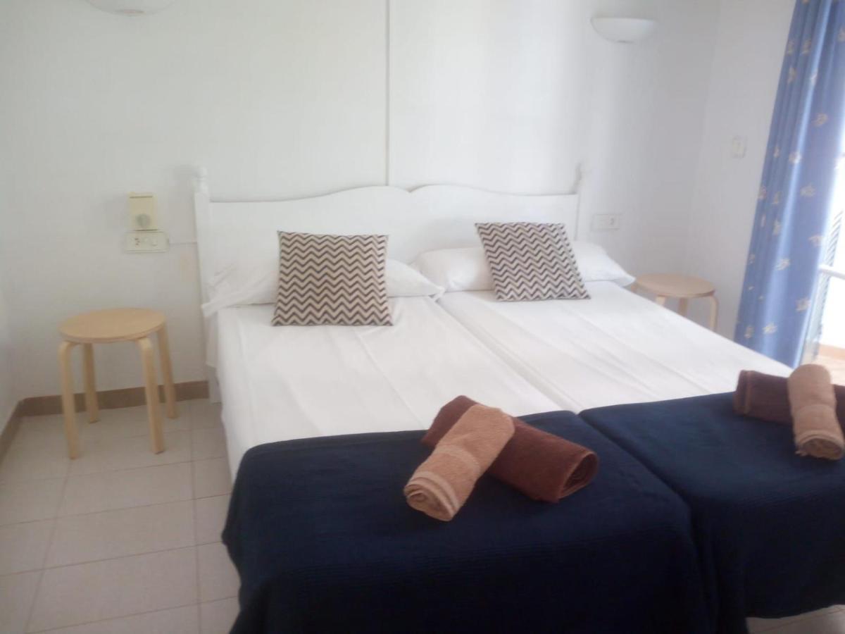 Apartamentos Playa Park Brisas Son Xoriguer Cala en Bosc Exterior photo